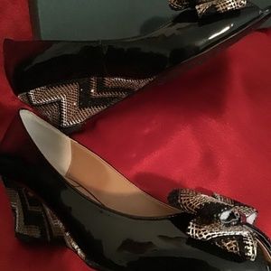 Patent leather woman shoes